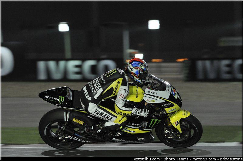 motogp_edwards_14_qatar_2010