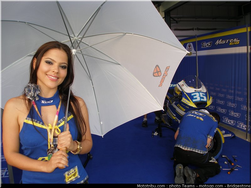 pitbabe_motogp_qatar_2010_18