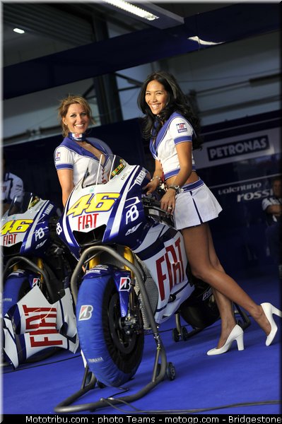 pitbabe_motogp_qatar_2010_26