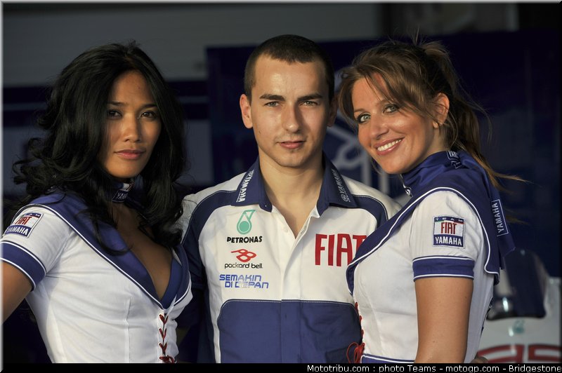 pitbabe_motogp_qatar_2010_28