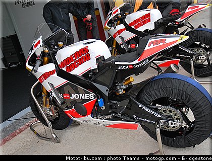 moto2_banderas_qatar_2010.jpg