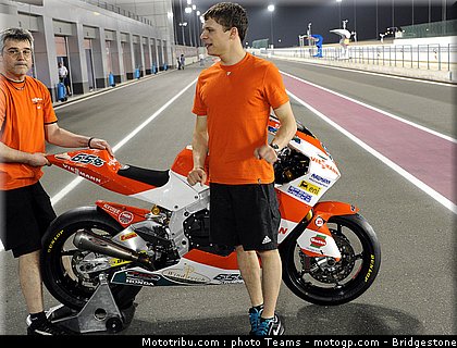 moto2_bradl_01_qatar_2010.jpg