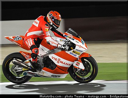moto2_bradl_05_qatar_2010.jpg