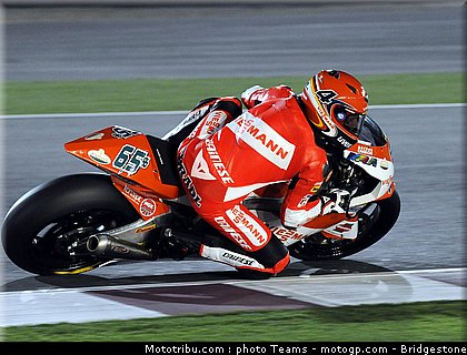 moto2_bradl_10_qatar_2010.jpg