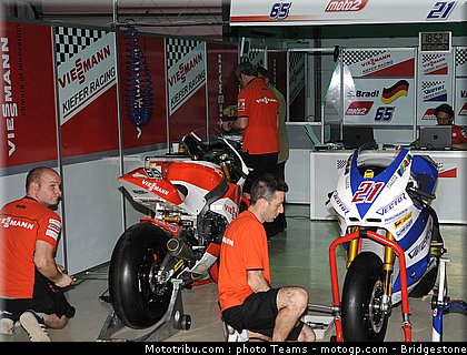 moto2_bradl_12_qatar_2010.jpg