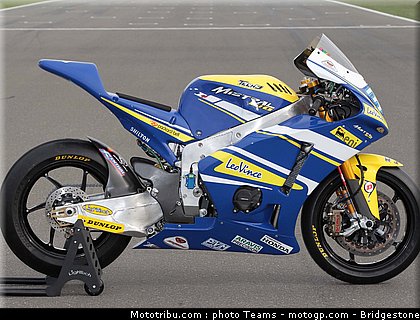 moto2_derosa_10_qatar_2010.jpg