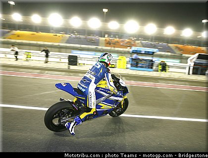 moto2_derosa_14_qatar_2010.jpg