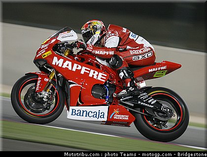 moto2_simon_03_qatar_2010.jpg