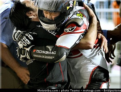 moto2_tomizawa_2_qatar_2010.jpg