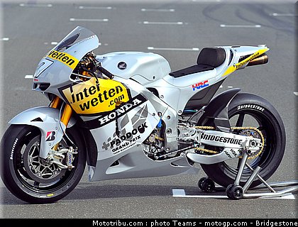 motogp_aoyama_4_qatar_2010.jpg