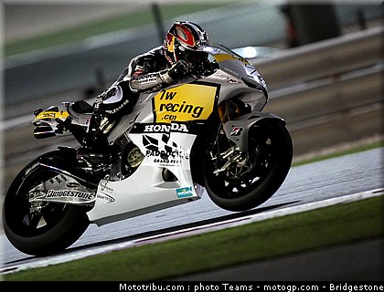 motogp_aoyama_5_qatar_2010.jpg