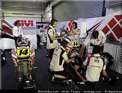 motogp_depuniet_46_qatar_2010.jpg