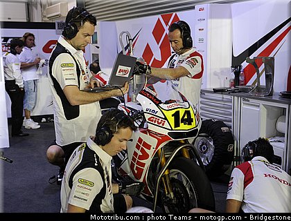 motogp_depuniet_47_qatar_2010.jpg