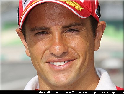motogp_depuniet_53_qatar_2010.jpg