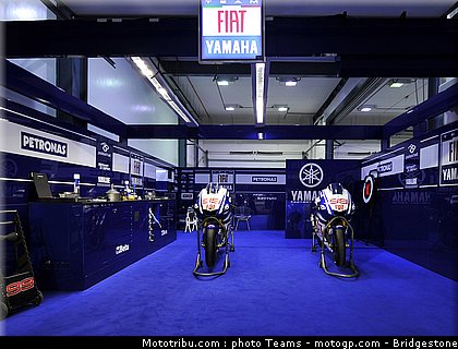 motogp_lorenzo_12_qatar_2010.jpg