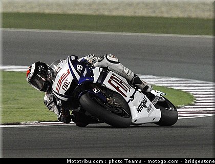 motogp_lorenzo_14_qatar_2010.jpg