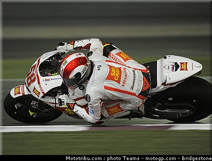 motogp_simoncelli_09_qatar_2010.jpg