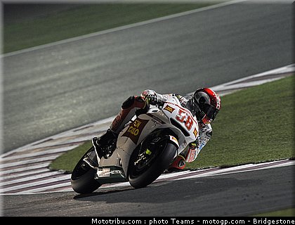 motogp_simoncelli_14_qatar_2010.jpg