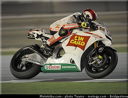 motogp_simoncelli_17_qatar_2010.jpg