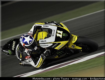 motogp_spies_03_qatar_2010.jpg