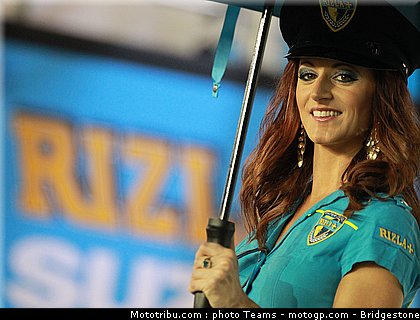 pitbabe_motogp_qatar_2010_05.jpg