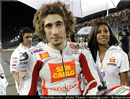 pitbabe_motogp_qatar_2010_30.jpg