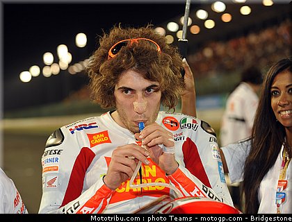 pitbabe_motogp_qatar_2010_31.jpg