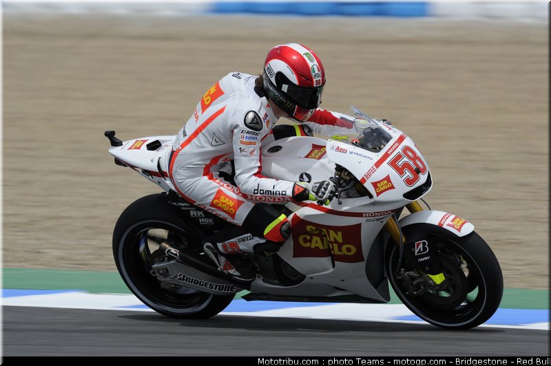 motogp_simoncelli_07_jerez_2010