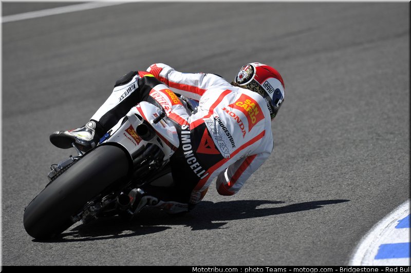 motogp_simoncelli_26_jerez_2010