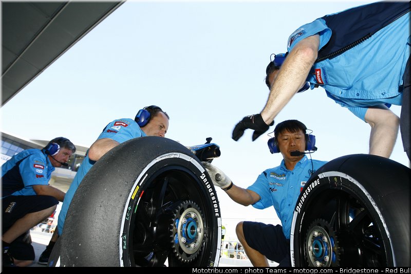 motogp_suzuki_2_jerez_2010