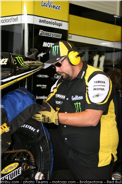 motogp_tech3_jerez_2010