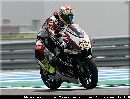 moto2_aegerter_08_jerez_2010.jpg
