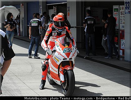 moto2_bradl_14_jerez_2010.jpg