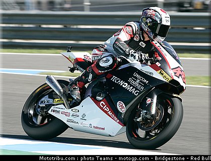 moto2_tomizawa_04_jerez_2010.jpg