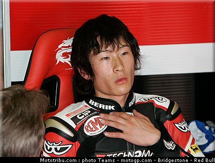 moto2_tomizawa_06_jerez_2010.jpg