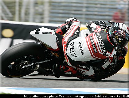 moto2_tomizawa_12_jerez_2010.jpg