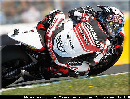 moto2_tomizawa_19_jerez_2010.jpg