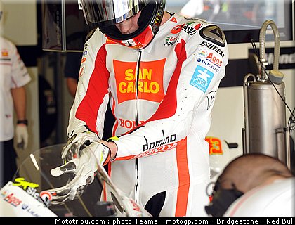 motogp_simoncelli_06_jerez_2010.jpg