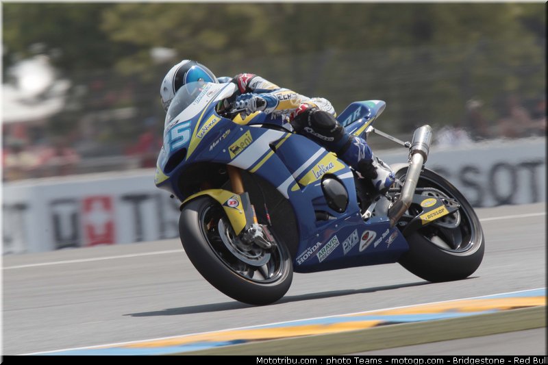 moto2_derosa_01_france_2010