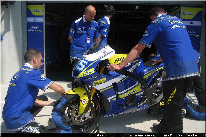 moto2_derosa_13_france_2010