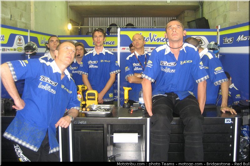 moto2_tech3_5_france_2010