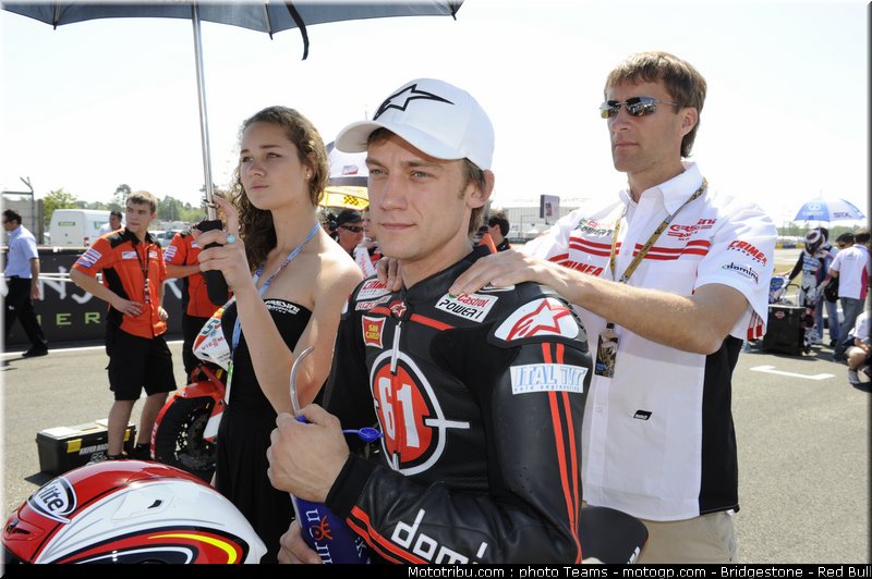 motogp_pit_babes_france_2010_22