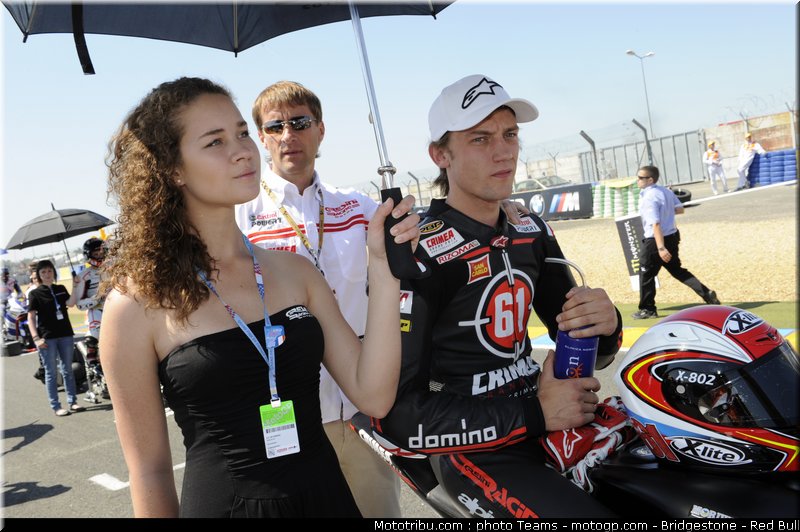 motogp_pit_babes_france_2010_23
