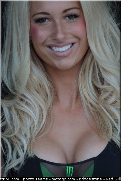 motogp_pit_babes_france_2010_27