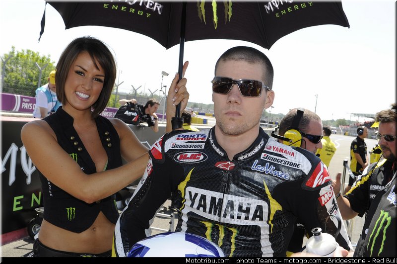 motogp_pit_babes_france_2010_35