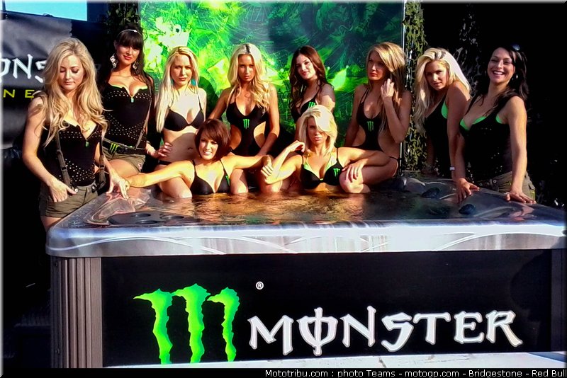 motogp_pit_babes_france_2010_37
