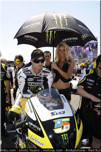 motogp_pit_babes_france_2010_49