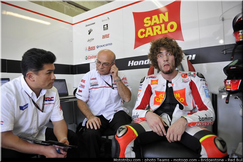 motogp_simoncelli_06_france_2010