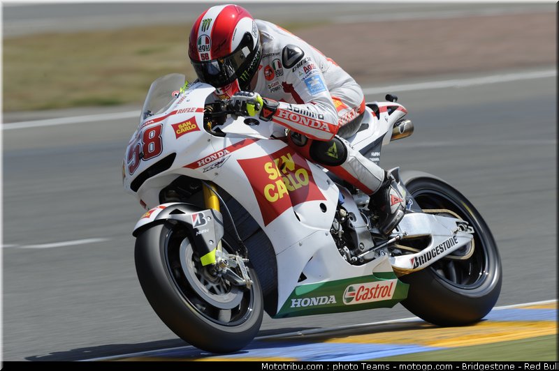 motogp_simoncelli_14_france_2010