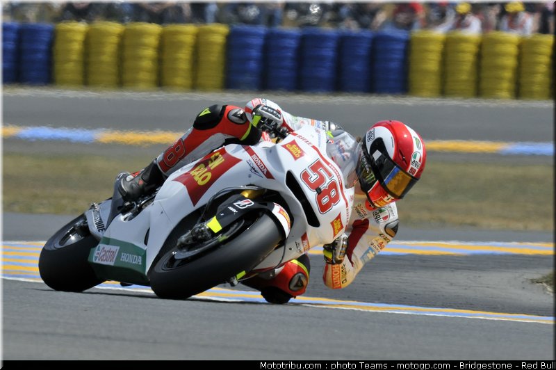 motogp_simoncelli_25_france_2010
